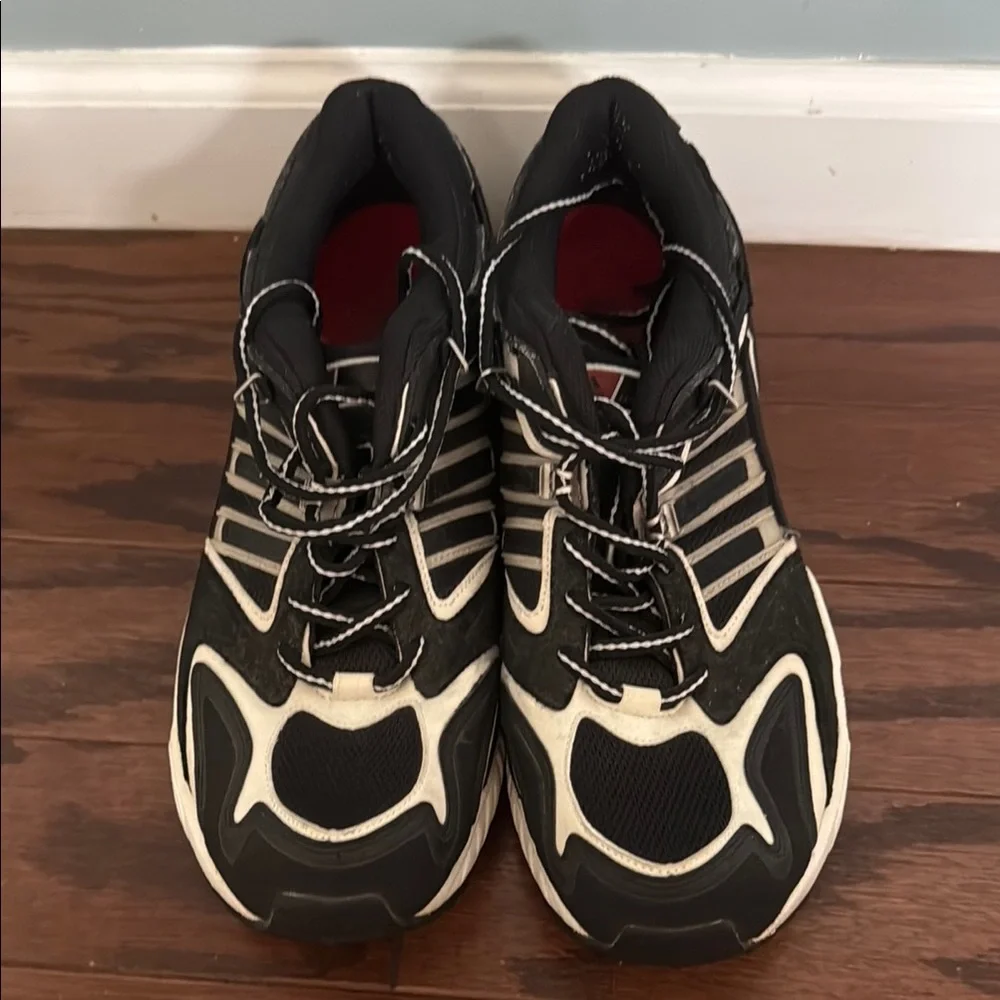 Adidas Men's size 12 Black and White Athletic Shoes - Picture 5 of 5
